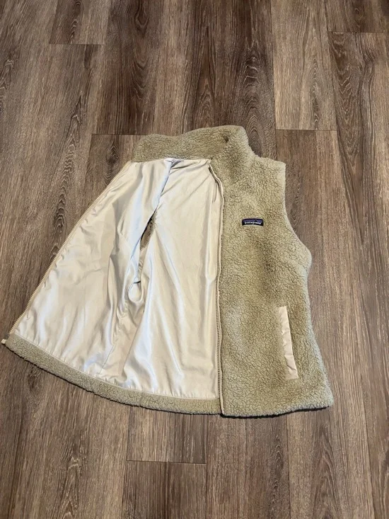 Patagonia Sherpa Fleece Vest - Picture 2 of 7